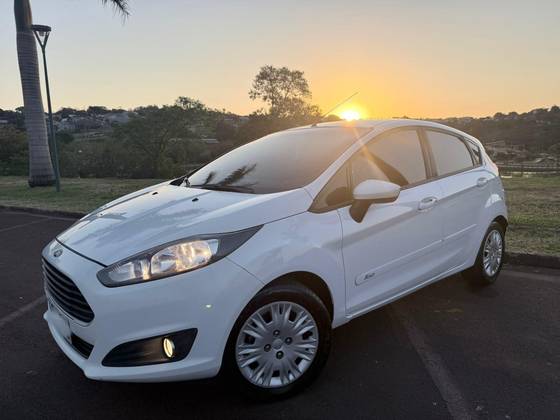 FORD FIESTA 1.5 S HATCH 16V FLEX 4P MANUAL FORD FIESTA 1.5 S HATCH 16V FLEX 4P MANUAL